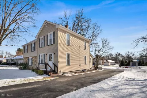 1307 Shields Rd, Youngstown, OH 44511 photo 2