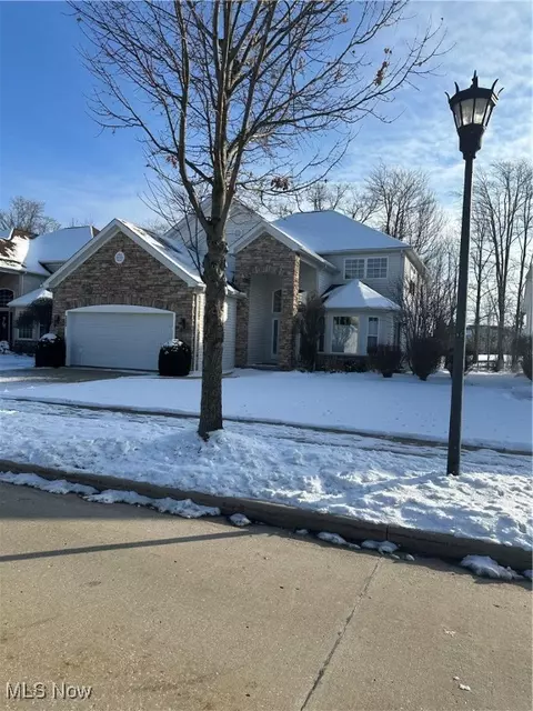 325 Burwick Rd, Highland Heights, OH 44143