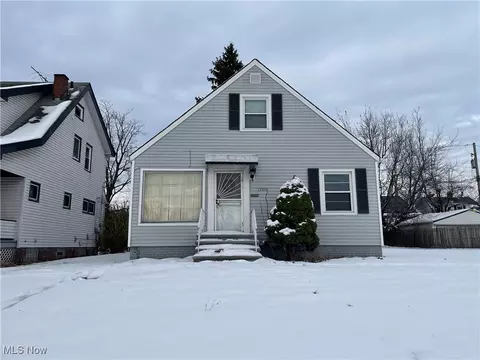 13713 Christine Ave, Garfield Heights, OH 44105