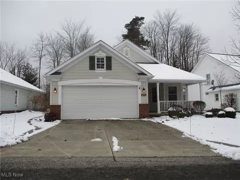 1375 Golden Ln, Broadview Heights, OH 44147