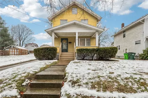 79 20th St SW, Barberton, OH 44203