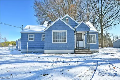 847 Shannon Rd, Girard, OH 44420