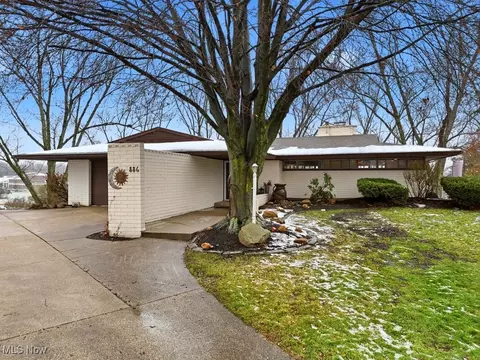 886 Walter Ct, Tallmadge, OH 44278