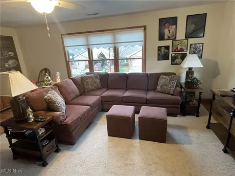 203 Pinehurst Dr, Dover, OH 44622 photo 8