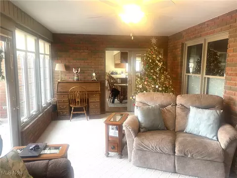 203 Pinehurst Dr, Dover, OH 44622 photo 11