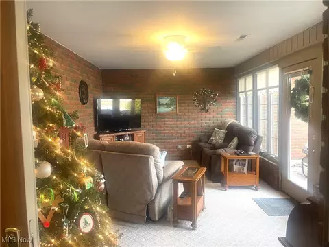 203 Pinehurst Dr, Dover, OH 44622 photo 10