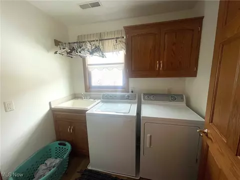 203 Pinehurst Dr, Dover, OH 44622 photo 17