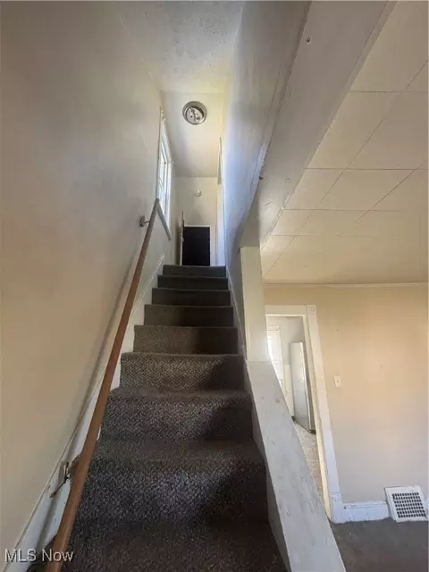 Entry Way - 2623 Elyria Ave, Lorain, OH 44055 photo 2 of 2