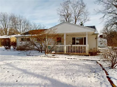 9324 Briar Dr, Streetsboro, OH 44241