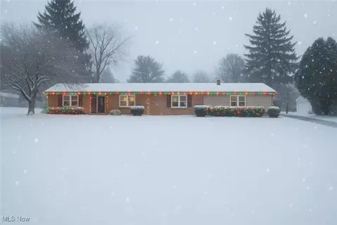 8304 Sharon Ave NW, North Canton, OH 44720
