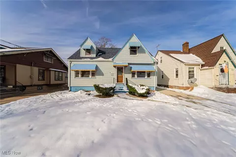 15722 Lydian Ave, Cleveland, OH 44111