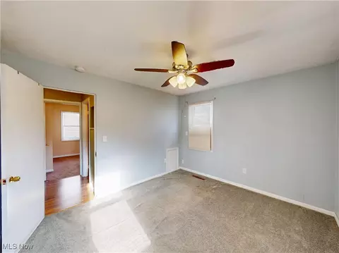 Bedroom - 5043 Forest Rd, Mentor, OH 44060 photo 4 of 7