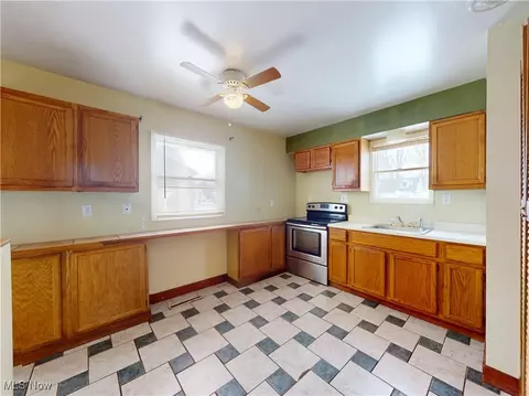 Kitchen - 5043 Forest Rd, Mentor, OH 44060 photo 1 of 1
