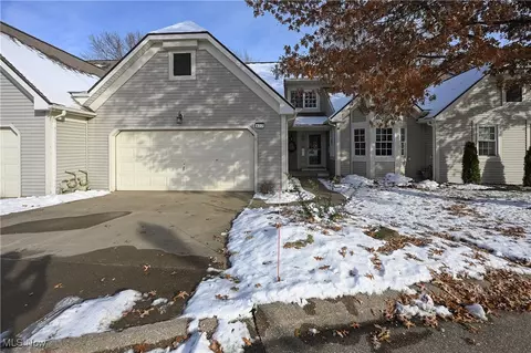 677 Sally Cir, Wadsworth, OH 44281