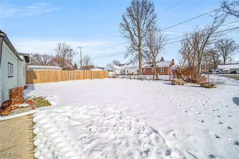 3044 Columbus Ave, Ashtabula, OH 44004 photo 6