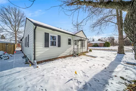 3044 Columbus Ave, Ashtabula, OH 44004 photo 3