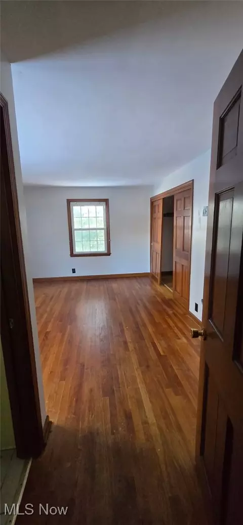 Bedroom - 7159 Springdale Dr, Brookfield, OH 44403 photo 4 of 5