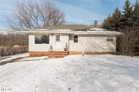 7702 W Pleasant Valley Rd, Parma, OH 44130