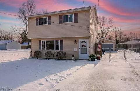 7634 Pinehurst Dr, Mentor On The Lake, OH 44060