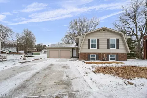 862 Marilyn Dr, Wooster, OH 44691