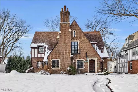 3232 Warrington Rd, Shaker Heights, OH 44120