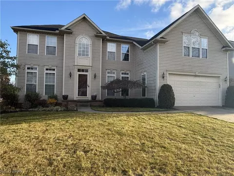 1632 Strauss Ln, Twinsburg, OH 44087