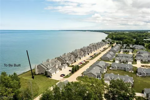 1203 Whispering Shrs, Vermilion, OH 44089