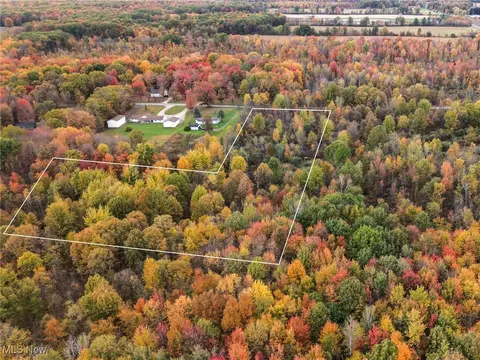 10 Bradley Brownlee Rd, Cortland, OH 44410