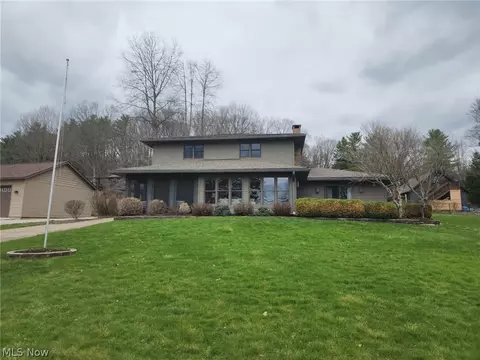 9201 N Shore Dr NE, Mineral City, OH 44656