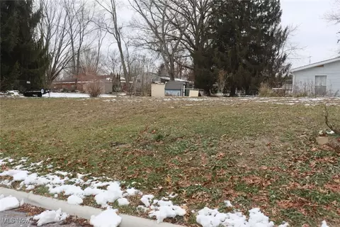 223 20th St SE, Massillon, OH 44646