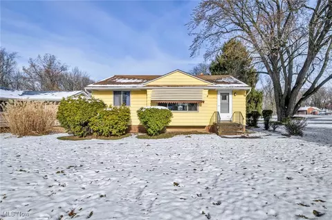 6719 Smith Rd, Middleburg Heights, OH 44130