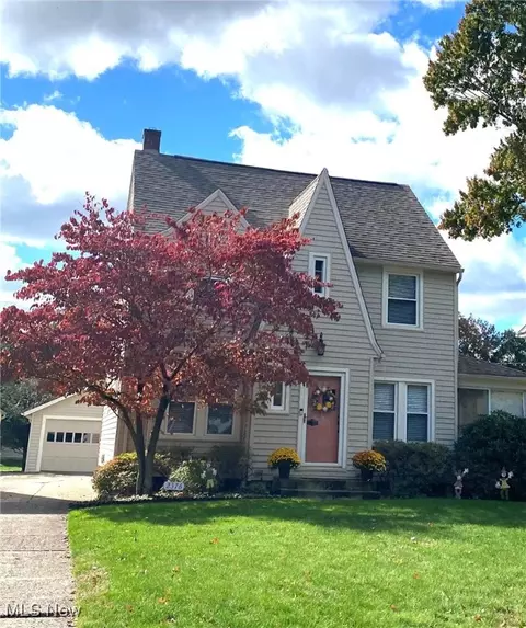 2376 Wyandotte Ave, Cuyahoga Falls, OH 44223
