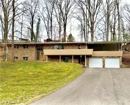130 N Hills Dr, Parkersburg, WV 26104