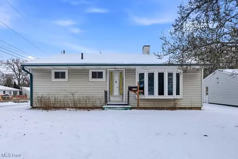 1405 Northmoreland Blvd, Cuyahoga Falls, OH 44221