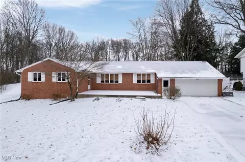 1482 Whittier St NE, Canton, OH 44721