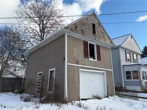1020 W Prospect Rd, Ashtabula, OH 44004 photo 4