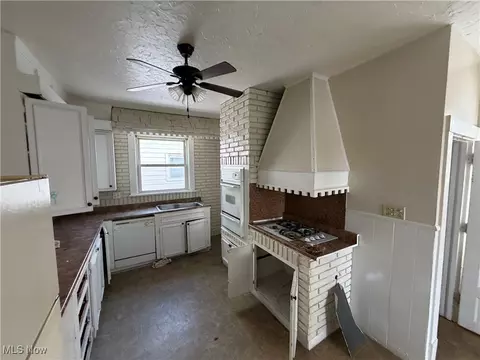 1020 W Prospect Rd, Ashtabula, OH 44004 photo 6