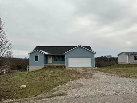 6153 Branch Circle Rd, Zanesville, OH 43701