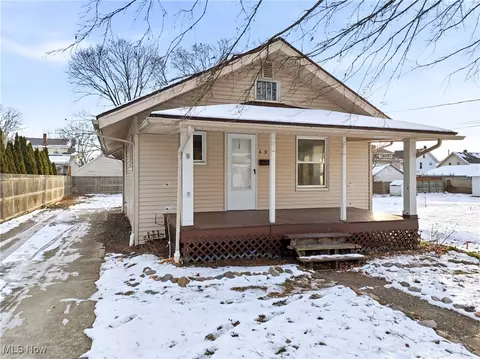 495 Stetler Ave, Akron, OH 44312