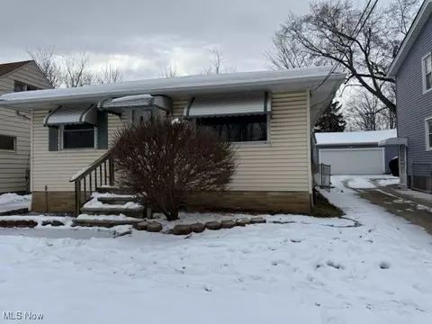 5220 Forest Ave, Maple Heights, OH 44137