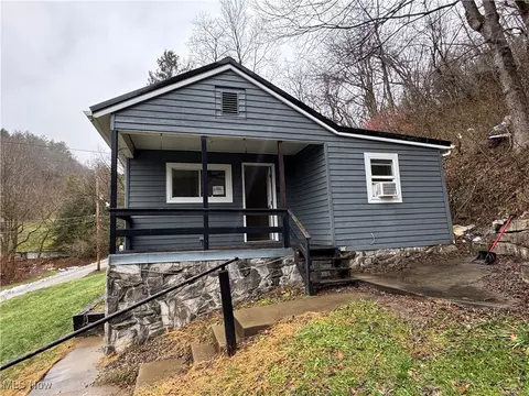 64301 Shady Lane Rd, Bellaire, OH 43906