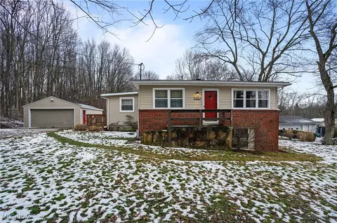 1639 Beverly Dr, Akron, OH 44306