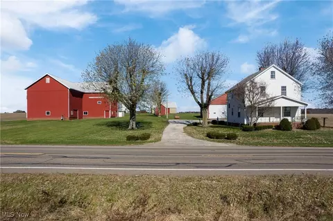 6779 Easton St, Louisville, OH 44641