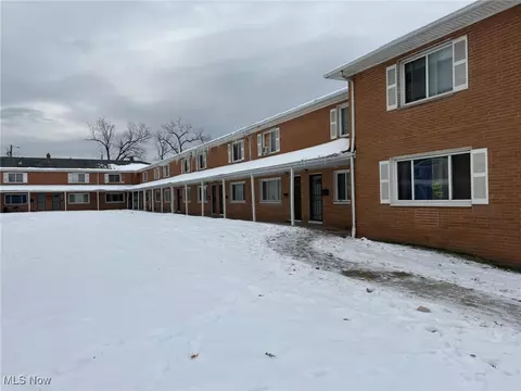 4871 Banbury Ct #2, Warrensville Heights, OH 44128