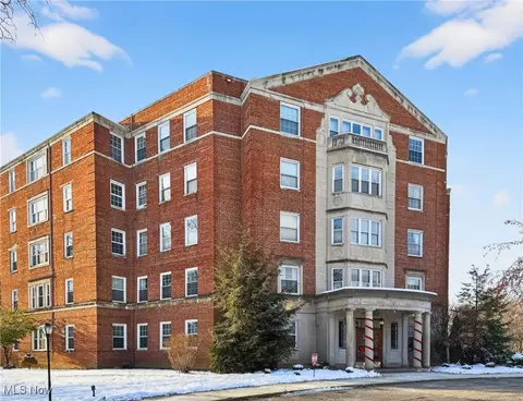 13800 Fairhill Rd #512, Shaker Heights, OH 44120
