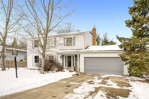 2281 Parmalee Dr, Seven Hills, OH 44131