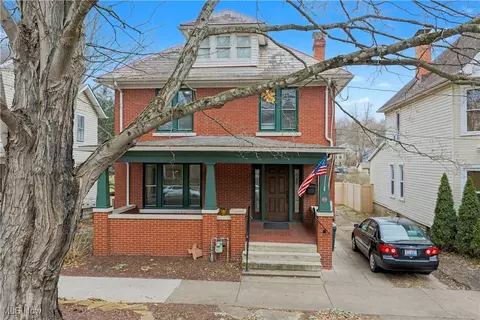 608 Seventh St, Marietta, OH 45750