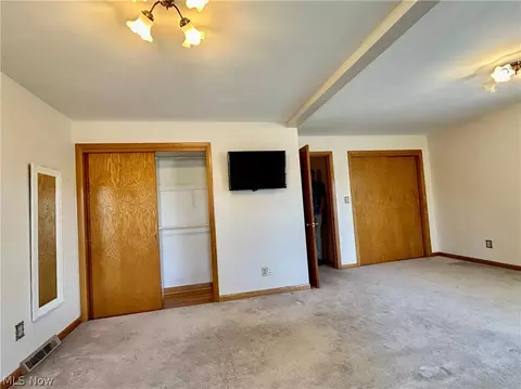 Bedroom - 172 Lake Shore Dr, Struthers, OH 44471 photo 1 of 4