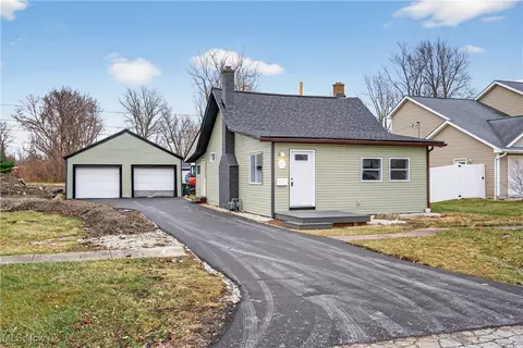 605 W Shore Blvd, Sheffield Lake, OH 44054