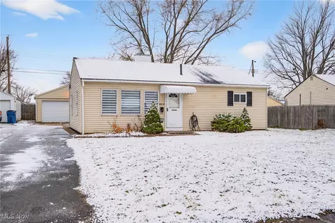 4434 Riverside Dr, Lorain, OH 44055